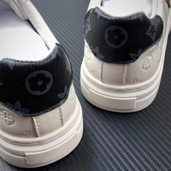 Louis Vuitton shoes for men - Picture 7 of 7